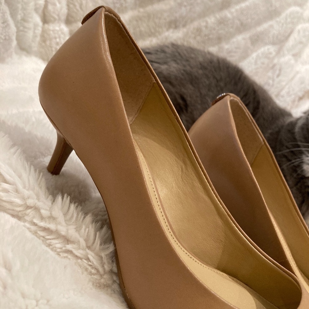 Gorgeous MK - FLEX Kitten Heel Nude Pumps
